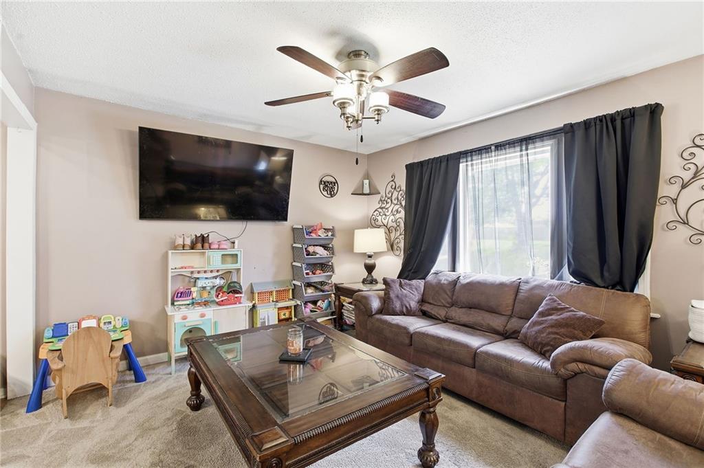 Photo 6 of 326 Gregory Drive