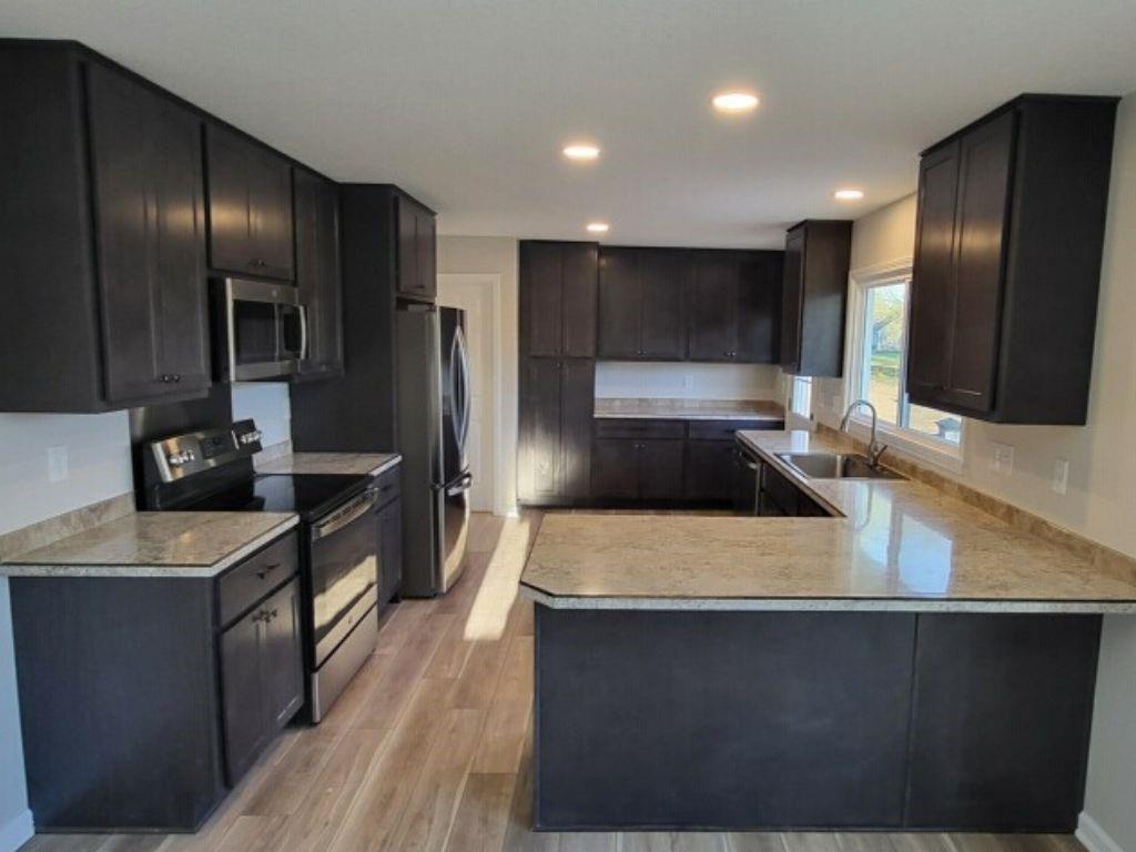 Photo 4 of 304 E Frazier Street
