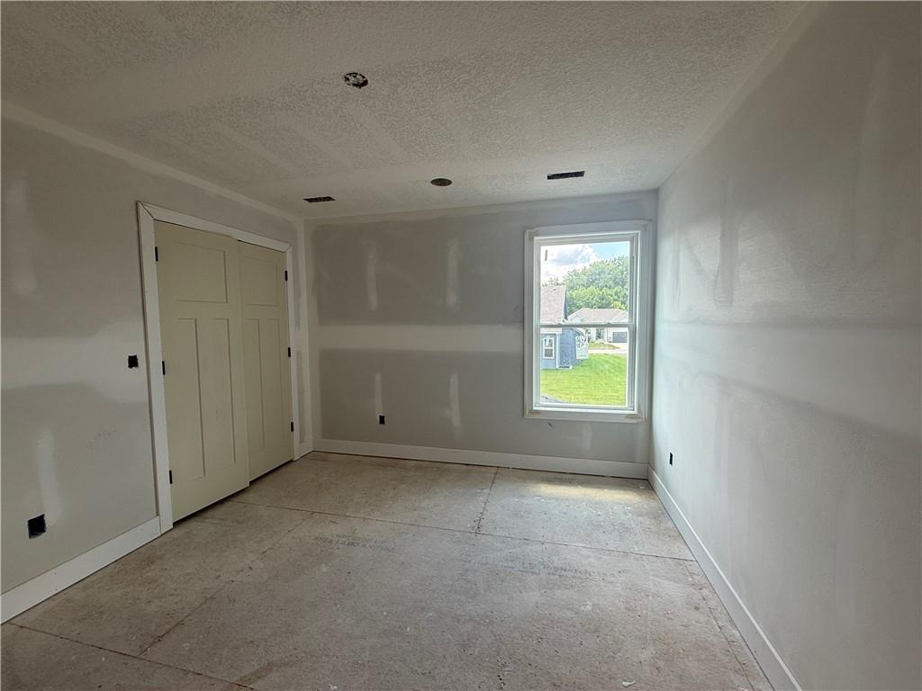 Photo 4 of 2340 Foxtail Drive