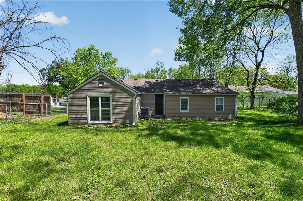 Photo of 8318 Pershing Road