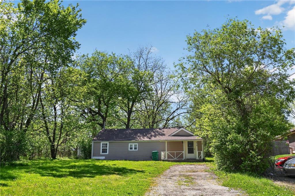 Photo 5 of 8318 Pershing Road