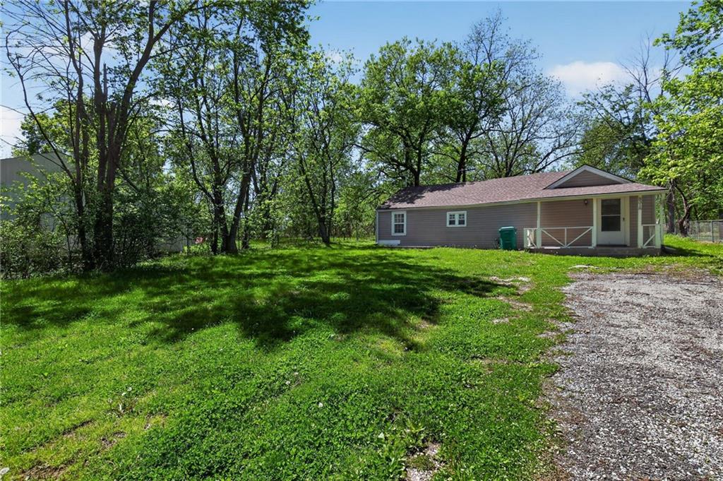 Photo 6 of 8318 Pershing Road