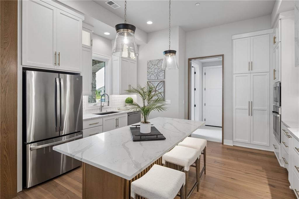 Photo 6 of 13721 Pembroke Lane