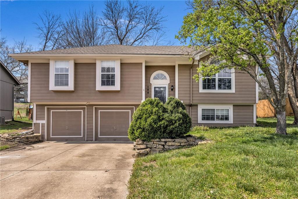 Photo of 100 N Darrowby Drive