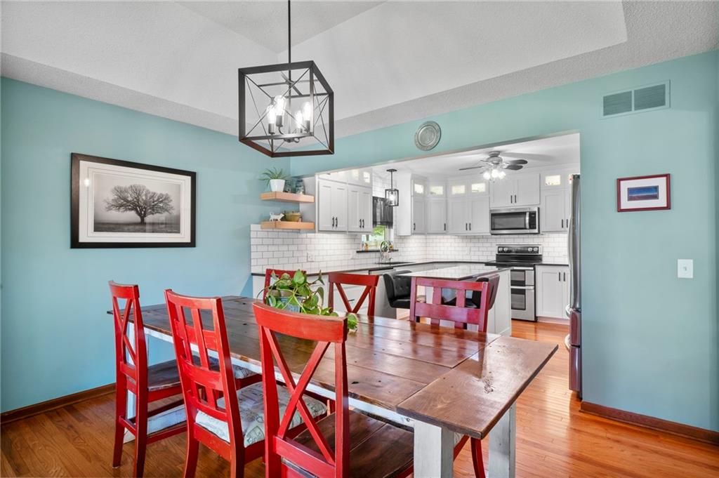 Photo 6 of 701 Benjamin Avenue