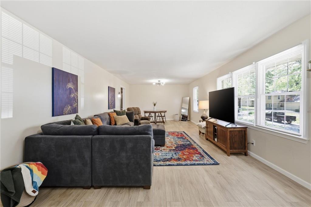 Photo 4 of 5037 N Michigan Avenue