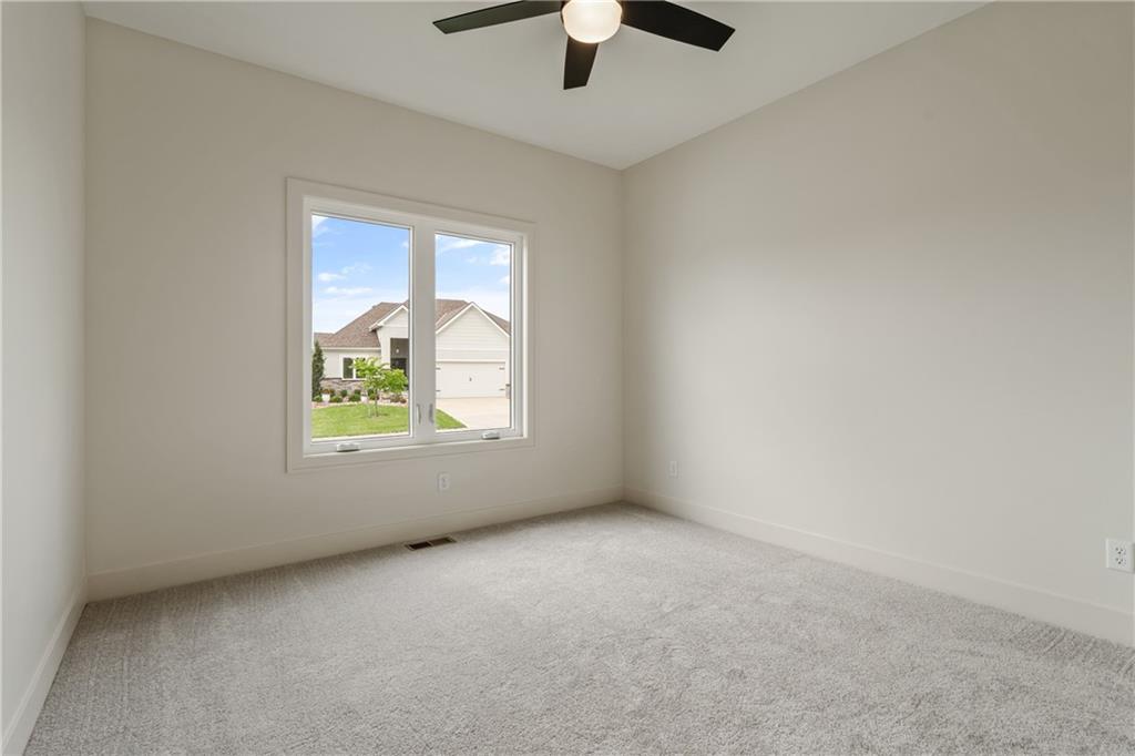 Photo 6 of 4125 NE Dearborn Lane