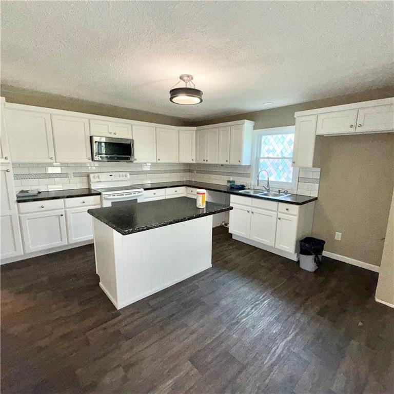 Photo of 401 W Chestnut Street