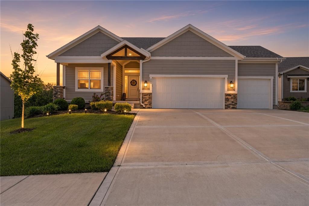 Photo of 202 NW Joshua Drive