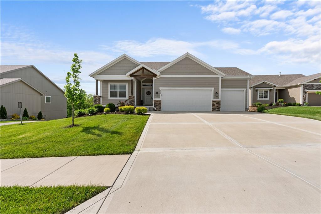 Photo 6 of 202 NW Joshua Drive