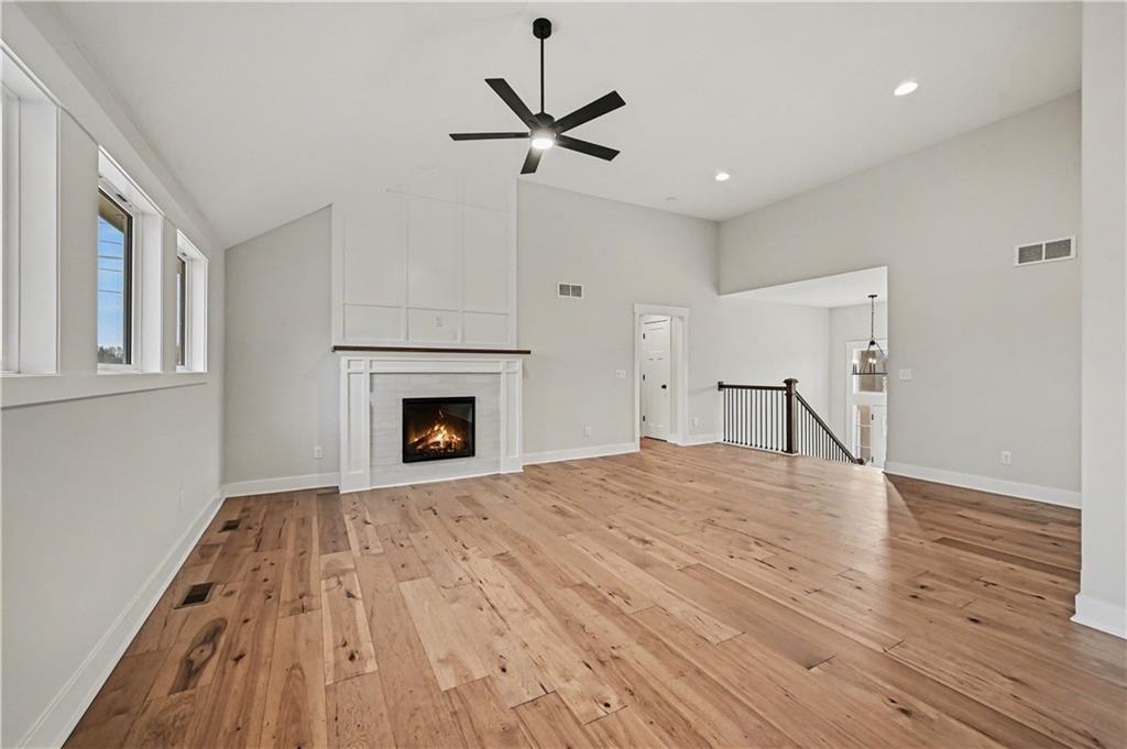 Photo 6 of 12406 Morgan Street