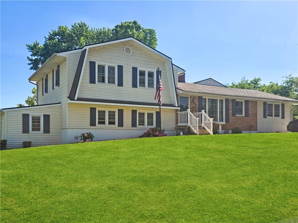 Photo of 209 W 6th Street