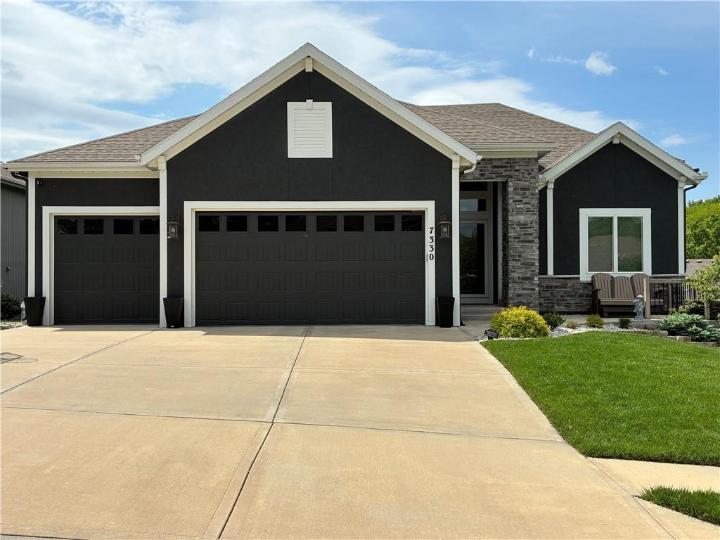 Photo 2 of 7330 NW Forest Lakes Drive