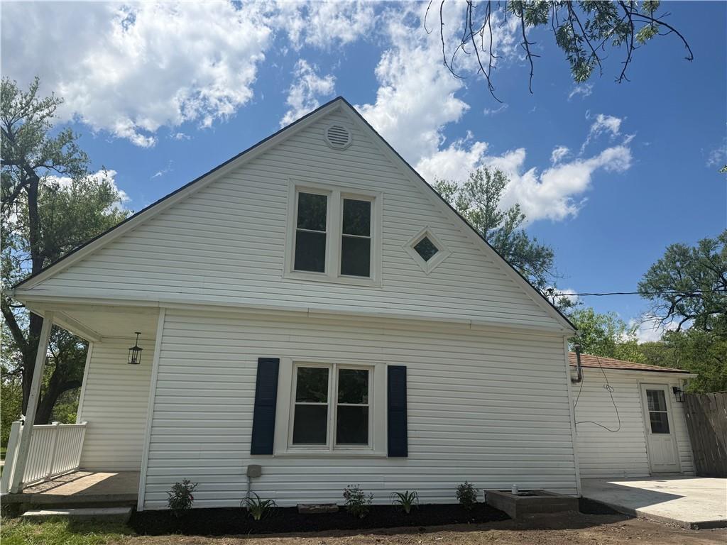 Photo 2 of 1401 W Chestnut Street