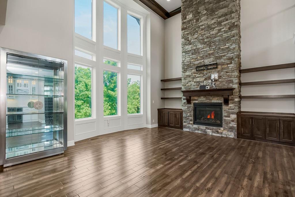 Photo 5 of 4614 NE Park Springs Court