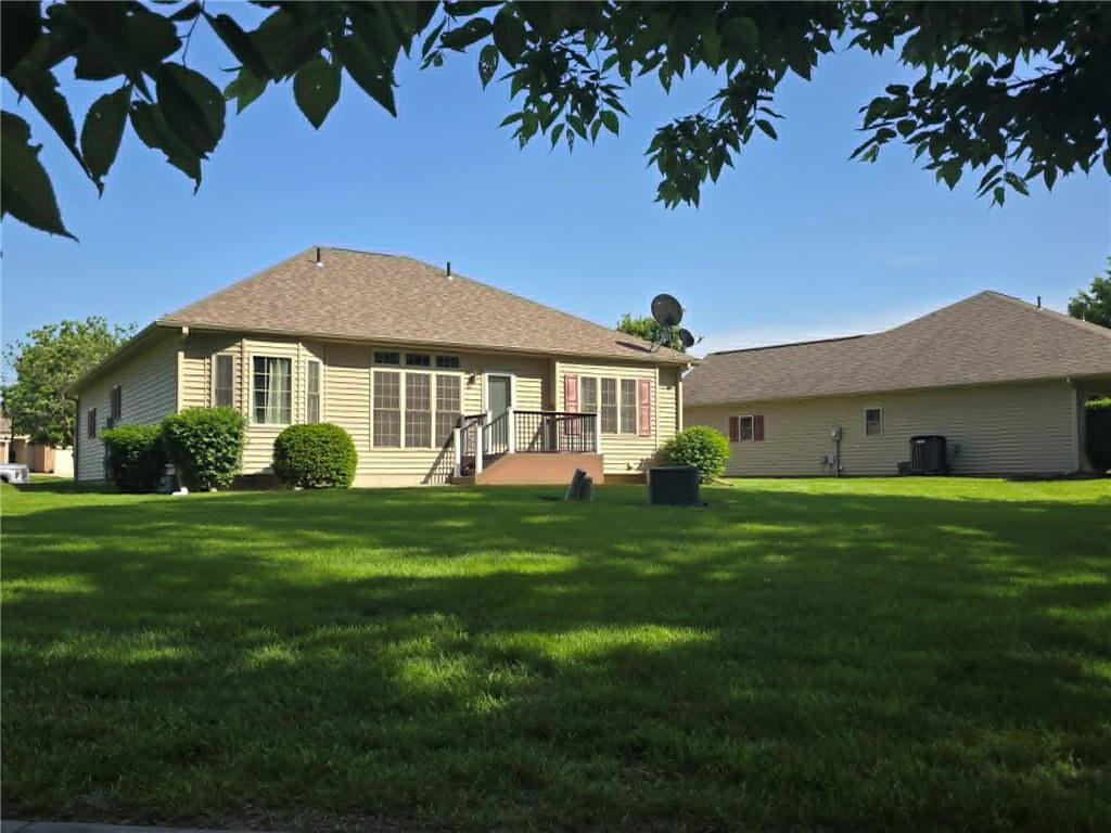 Photo 4 of 801 E Virginia Place