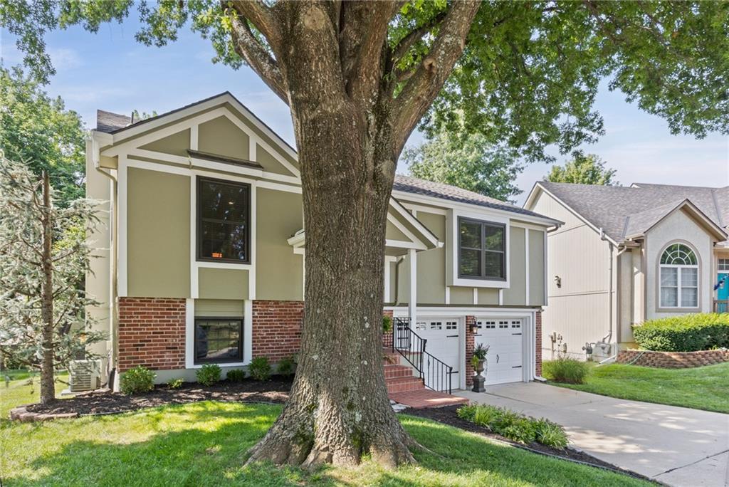 Photo 3 of 11259 Garnett Street