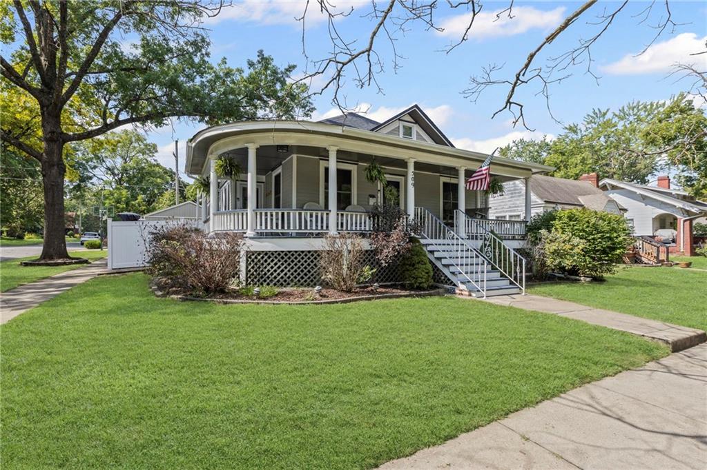 Photo of 509 E Peoria Street