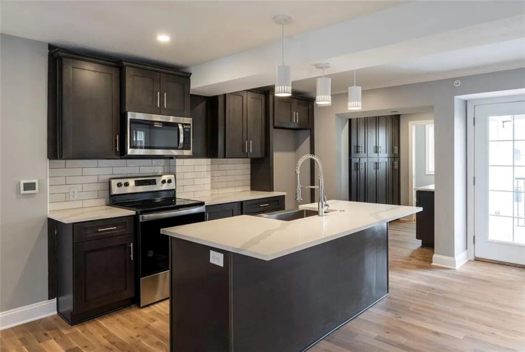 Photo of 4464 Broadway Boulevard