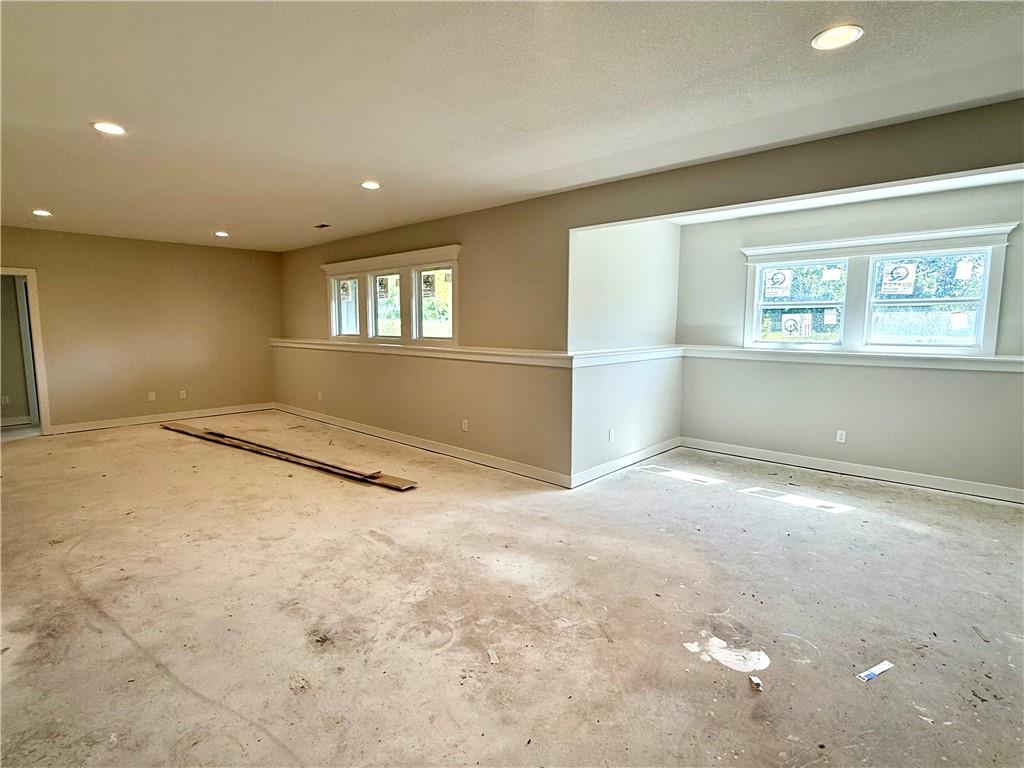 Photo 6 of 621 E 13th Street
