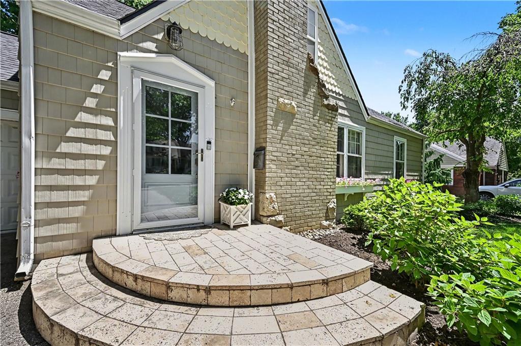 Photo 4 of 5639 Nall Avenue