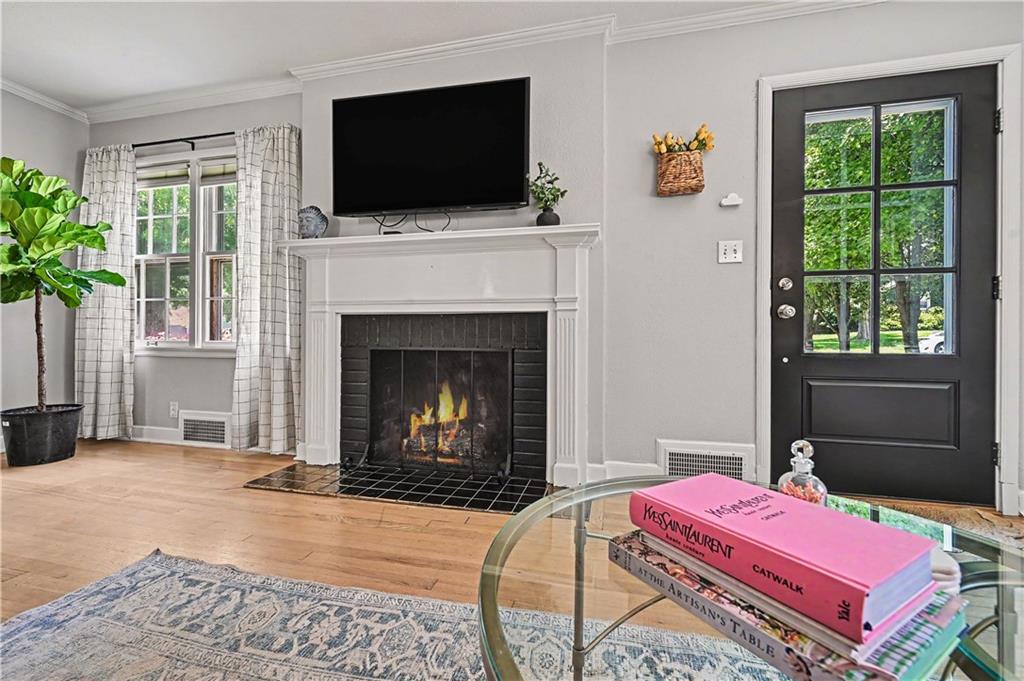 Photo 5 of 5639 Nall Avenue