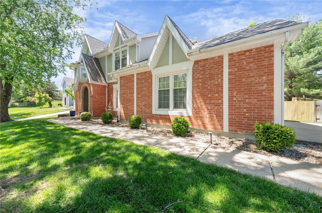 Photo 4 of 7648 N Lucerne Court