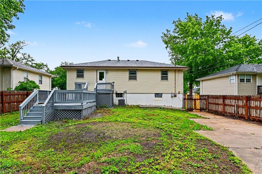 Photo 5 of 613 W Hulett Street