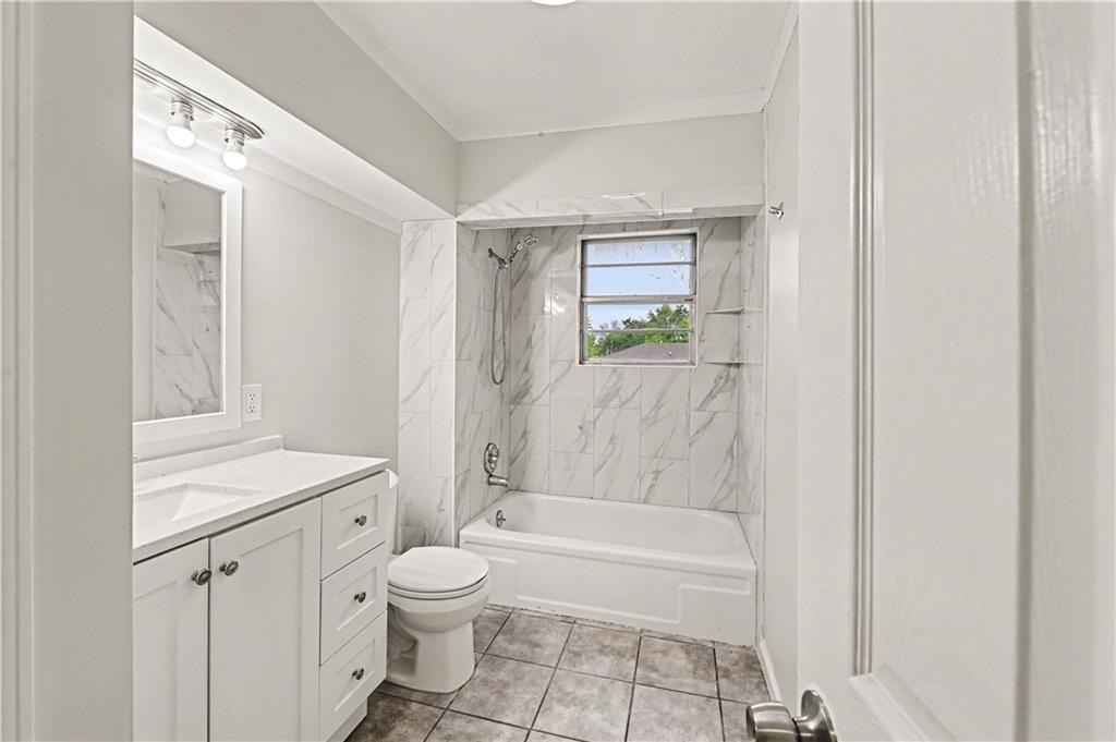 Photo 6 of 613 W Hulett Street