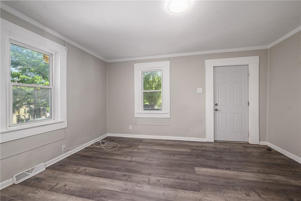 Photo 3 of 5510 PITKIN Avenue