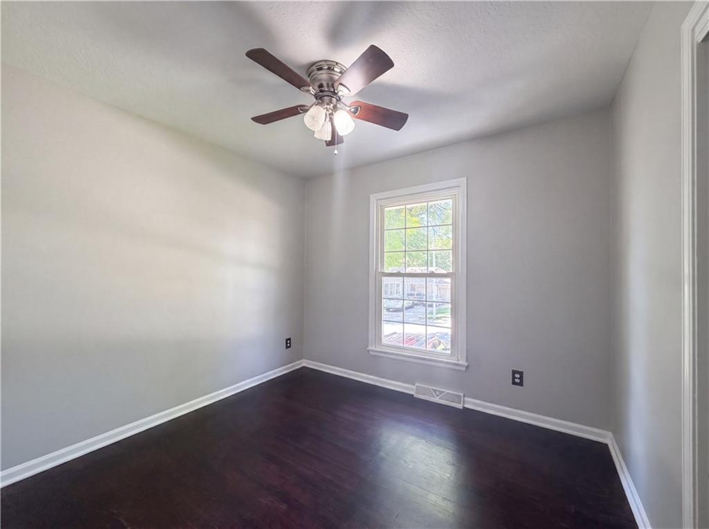 Photo 4 of 3809 S Drumm Avenue