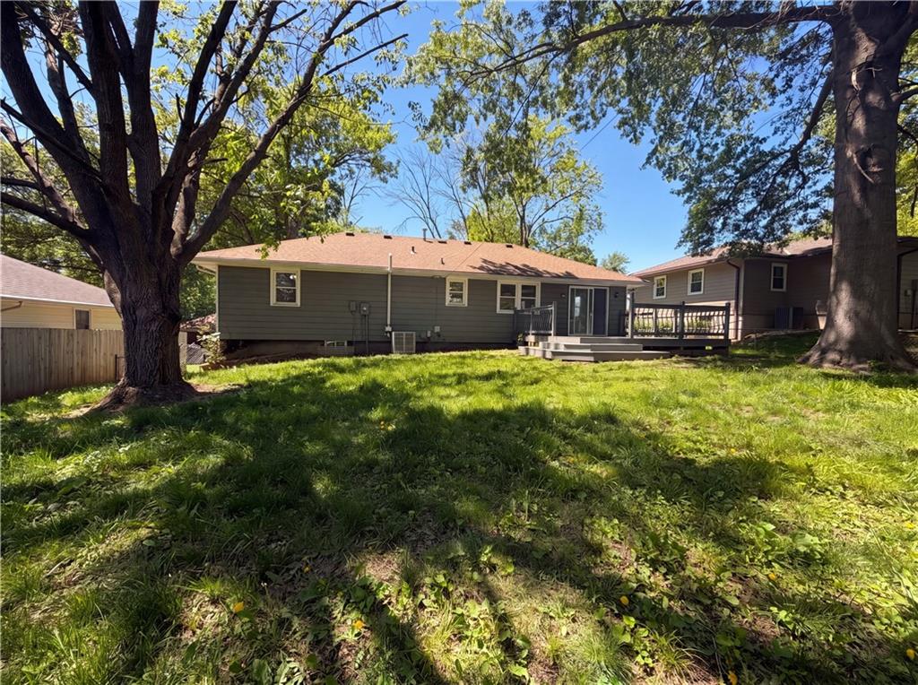 Photo 5 of 3809 S Drumm Avenue
