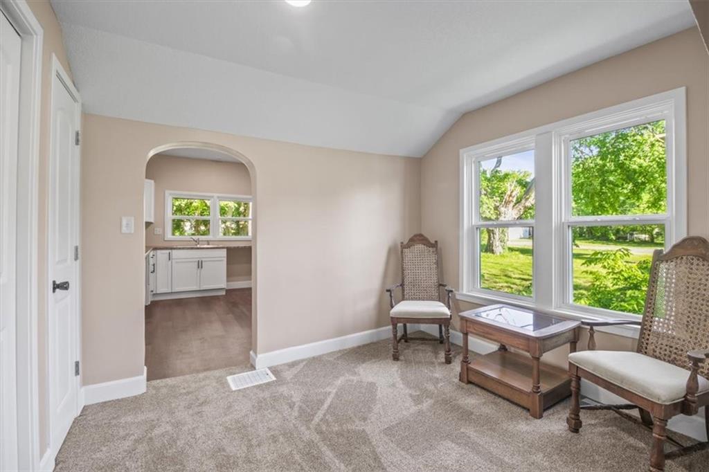 Photo 6 of 902 S Pine Street