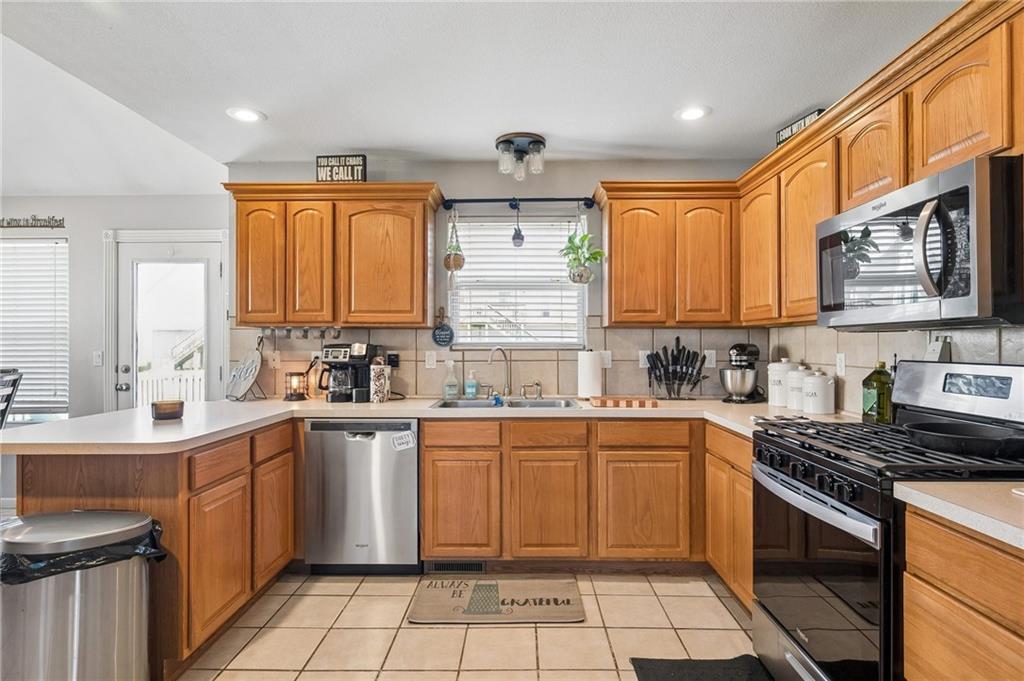 Photo 7 of 814 W 7th Avenue