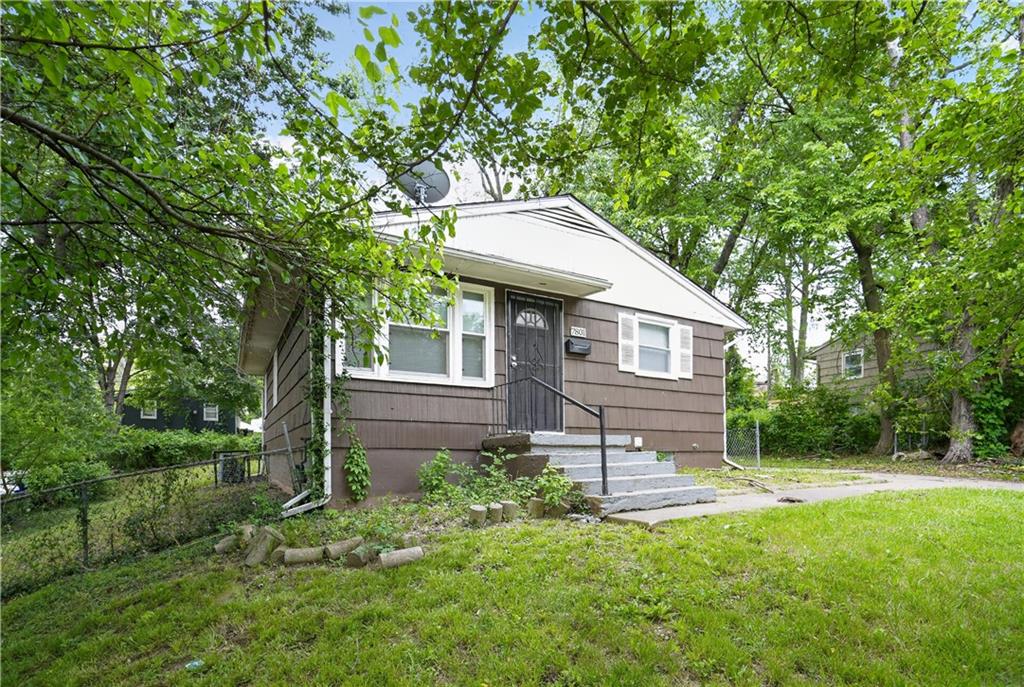 Photo 3 of 7801 E 48th Street