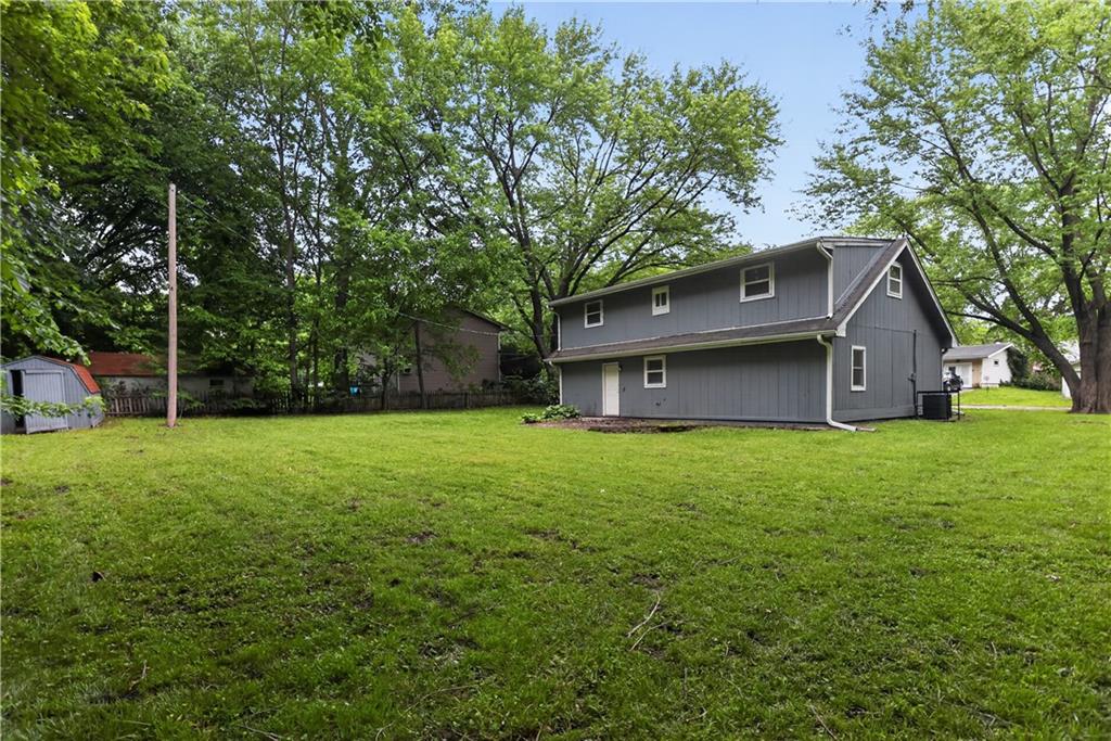 Photo 4 of 206 W Lawrence Street