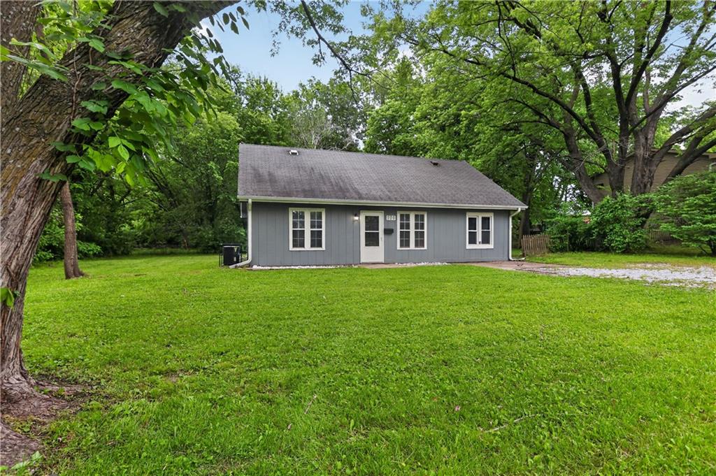 Photo 6 of 206 W Lawrence Street