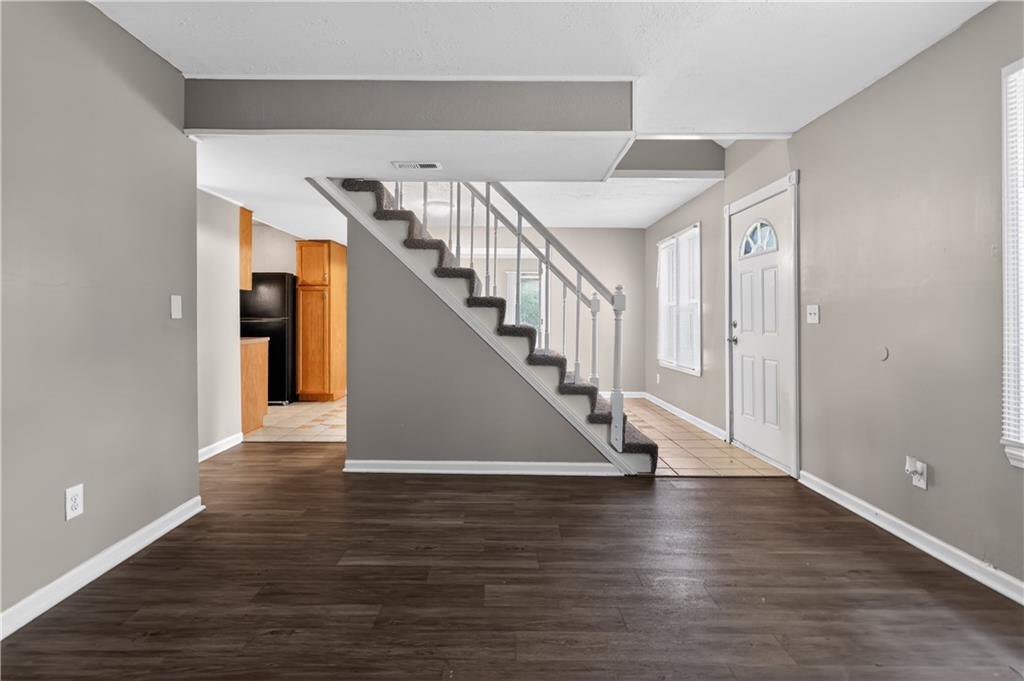 Photo 7 of 206 W Lawrence Street