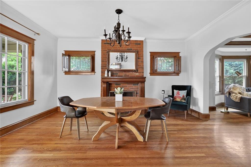 Photo 4 of 907 W 32nd Street