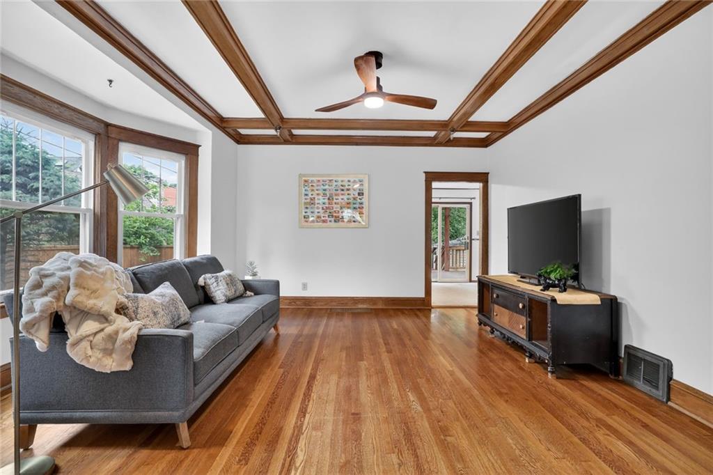 Photo 6 of 907 W 32nd Street