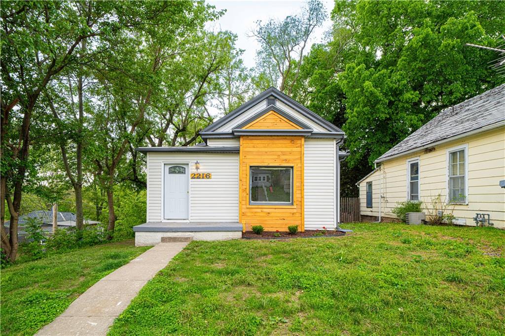 Photo of 2216 Main Street