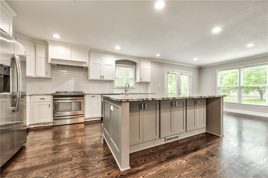 Photo 4 of 16402 Riggs Road