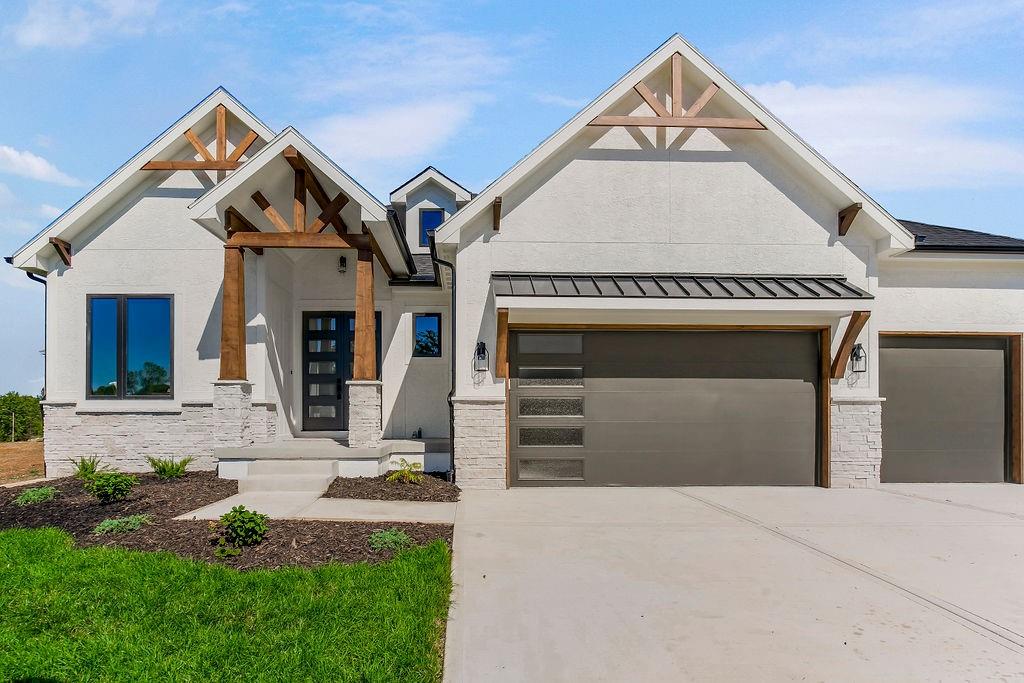 Photo of 801 SE Cody Court in Blue Springs, MO