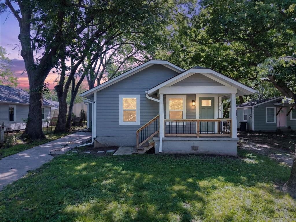Photo 2 of 2715 S 37th Street