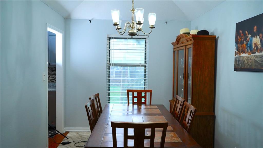 Photo 4 of 1828 E Mohawk Drive