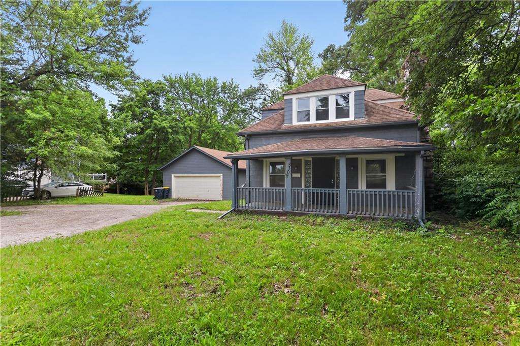 Photo 2 of 8309 E Gregory Boulevard