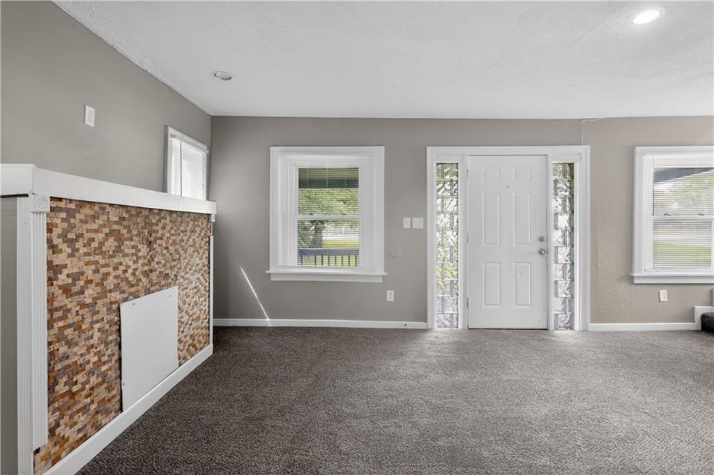 Photo 4 of 8309 E Gregory Boulevard