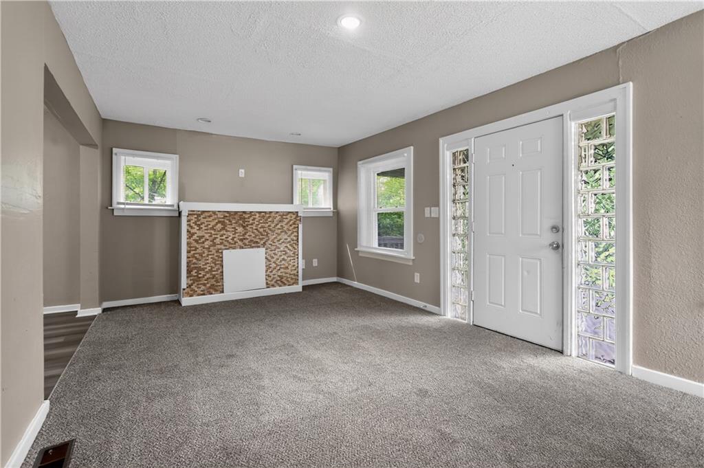 Photo 5 of 8309 E Gregory Boulevard