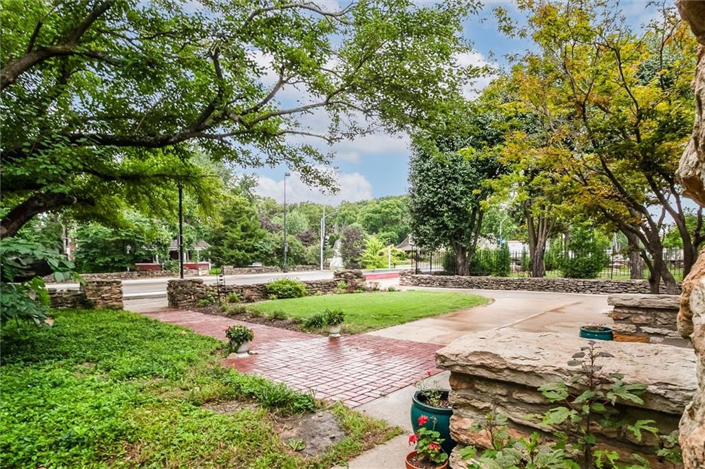 Photo 5 of 612 Emanuel Cleaver II Boulevard