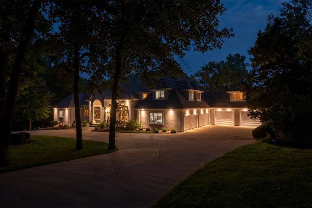 Photo 6 of 425 NE Saint Andrews Circle